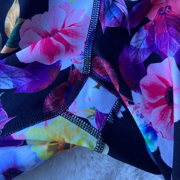 Old Navy compression floral striped leggings comfy workout pant athletic wear - Picture 5 of 9